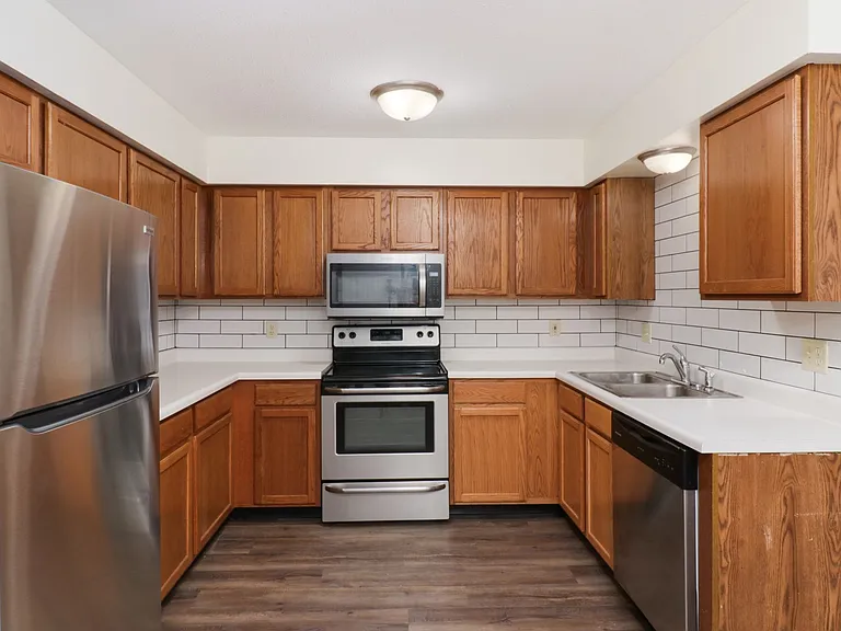 Christopher Way Apartments — Photo 11