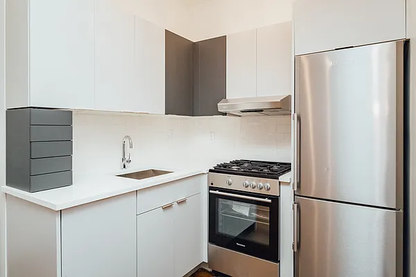 Rented by Nooklyn NYC LLC | media 11