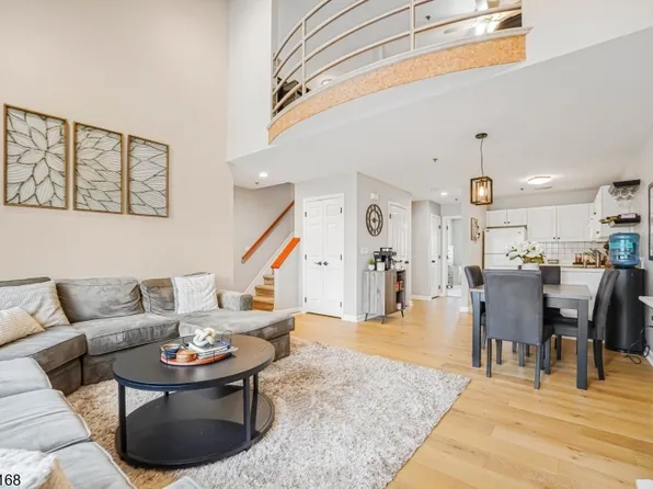 101 Royal Ave #40, Hawthorne Boro, NJ 07506
