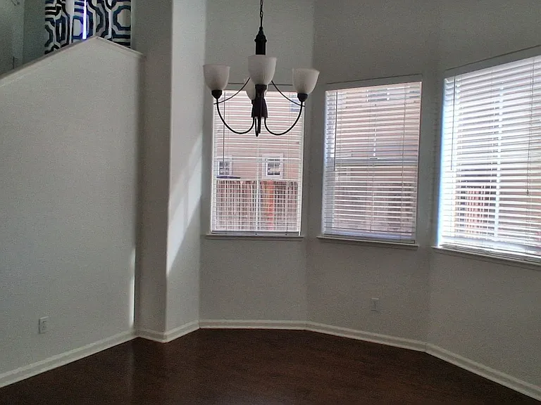 562 Ranger St — Photo 9