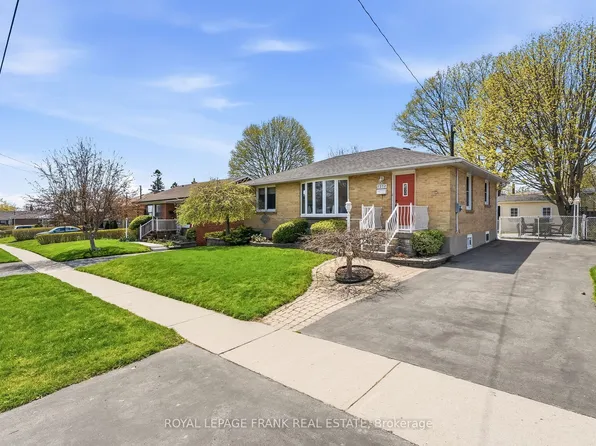 1212 Valley Dr, Oshawa, ON L1J 3M7