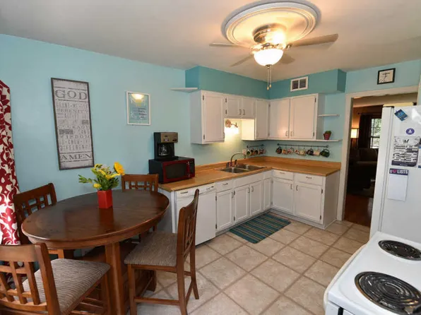 545 Elm Grove Rd, Elm Grove, WI 53122