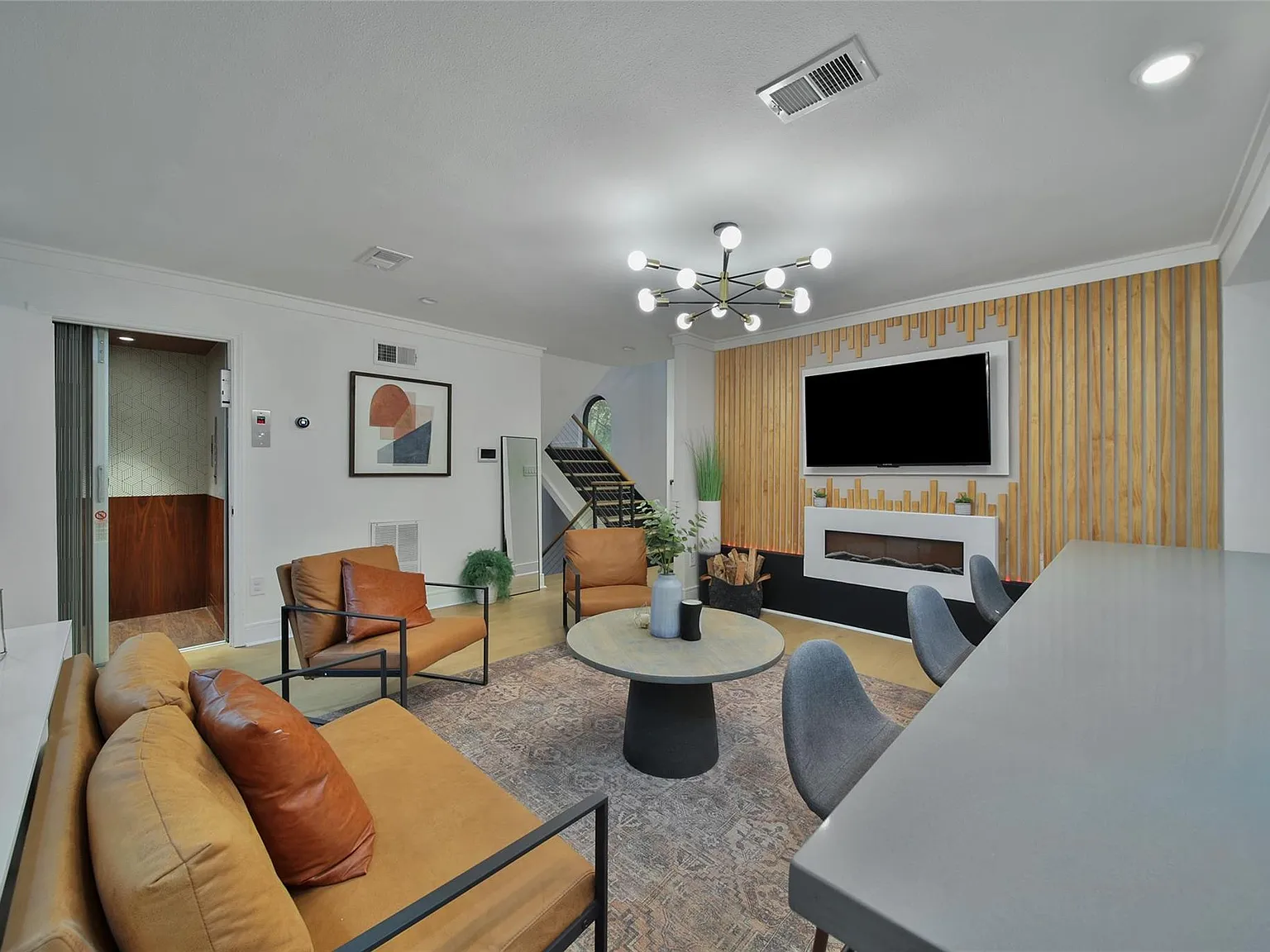 3 bed, 3.0 bath, 3607 sqft, $5,000 — Photo 3