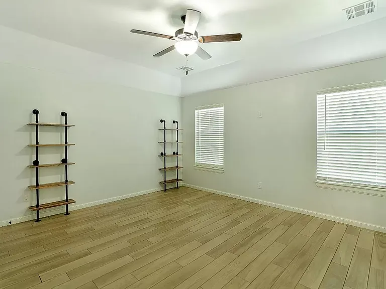 4609 McCann Ave — Photo 17
