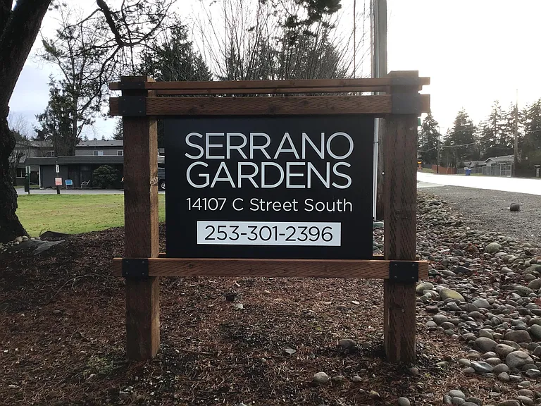 Serrano Gardens Apartments — Photo 15
