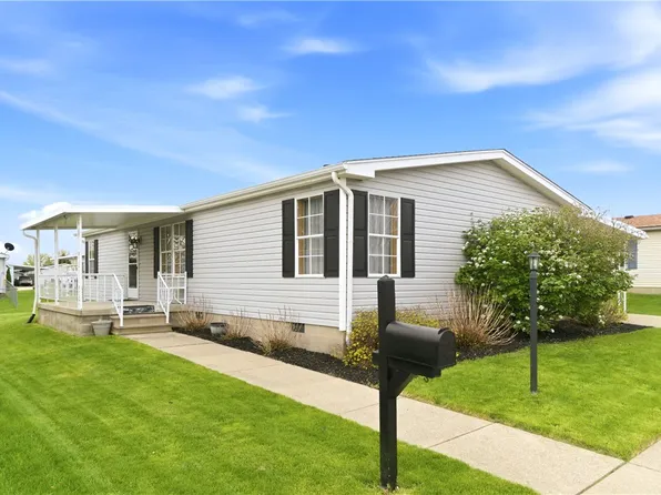 126 S Point Dr, Fairborn, OH 45324