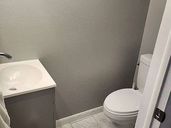 3rd image of 1470 Myerlee Country Club Blvd #1THR