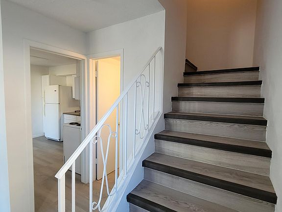 4th image of 5249 Carousel Dr #1