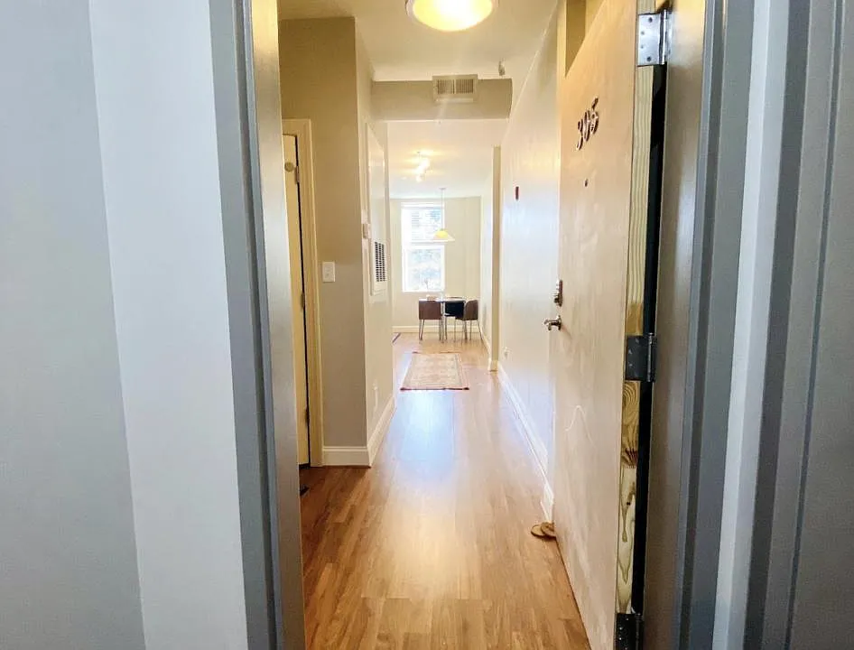 220 W Market St #305