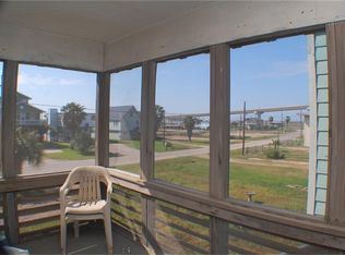 203 Pompano Ln, Surfside Beach, TX 77541