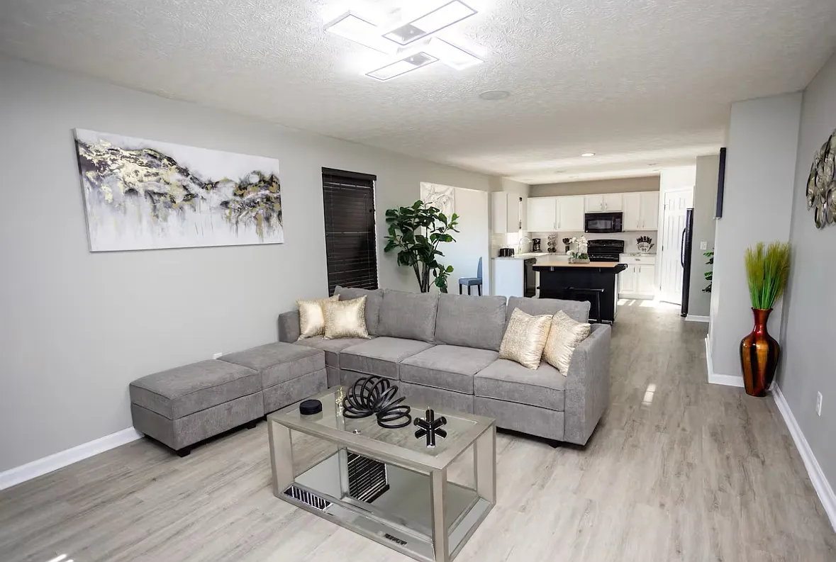 3731 Avalon Dr — Photo 1