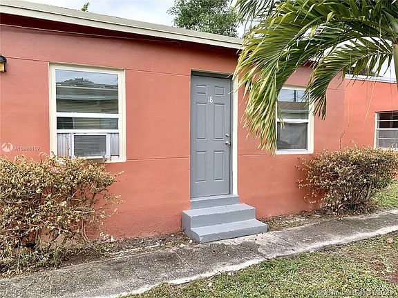 3rd image of 2321 Adams St #18