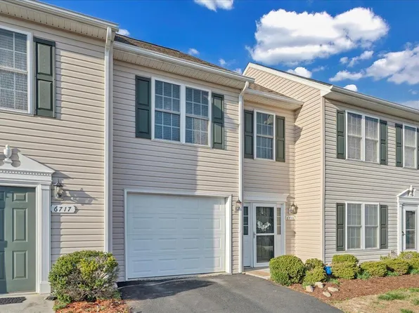 6711 Village Green Dr, Roanoke, VA 24019