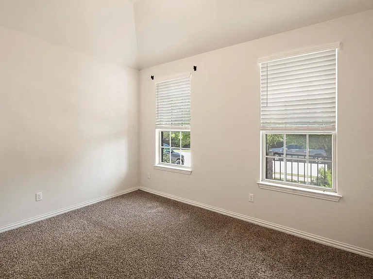 272 Nantucket Cir — Photo 18