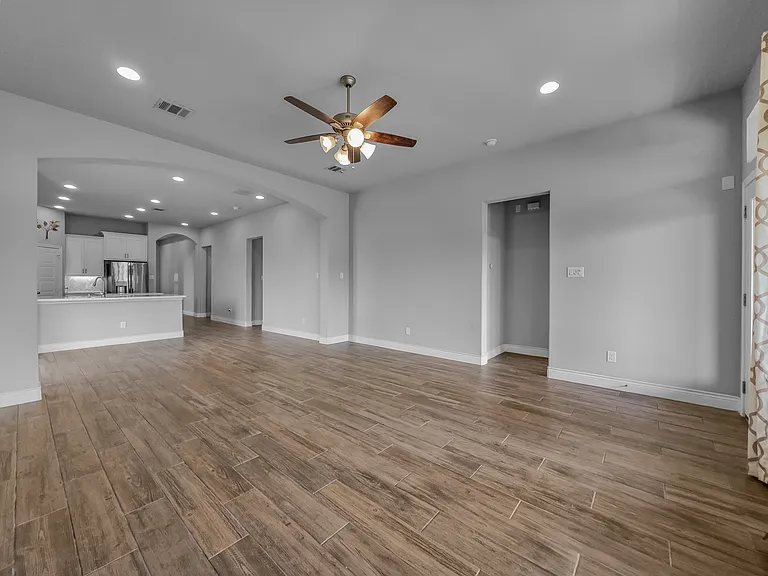 2157 Winsbury Way — Photo 10