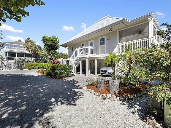 4th image of 38 Sea Hibiscus Ct