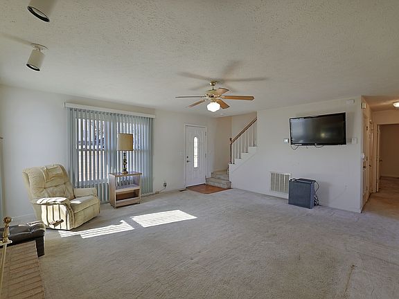 4th image of 223 Saint Pauls Ln