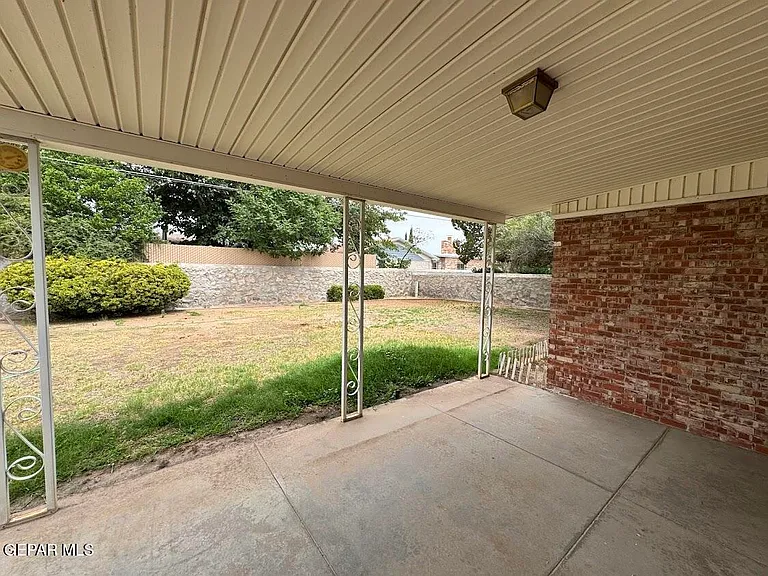9309 W H Burges Dr — Photo 25