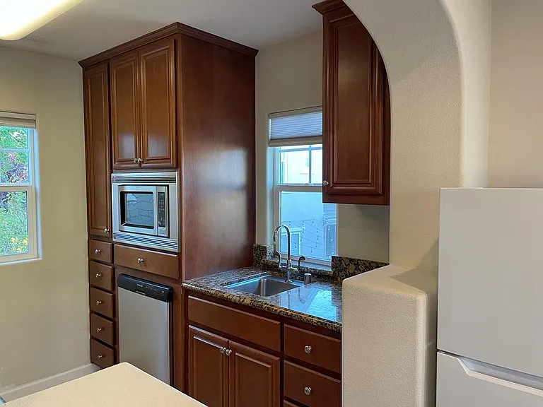 113 Lucy Ln — Photo 6