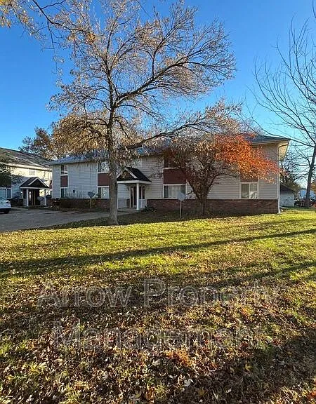 535 S Oak St #1 — Photo 1