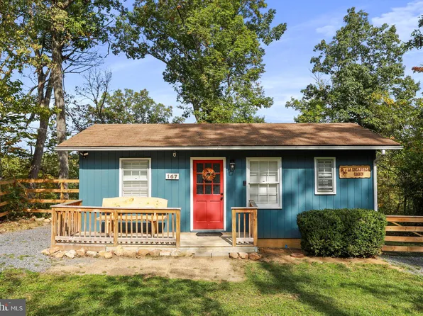 167 Lake Dr, Edinburg, VA 22824