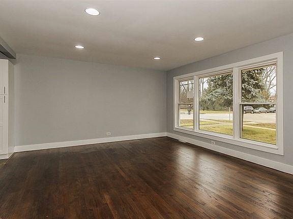 3rd image of 151 Rosemont Ave