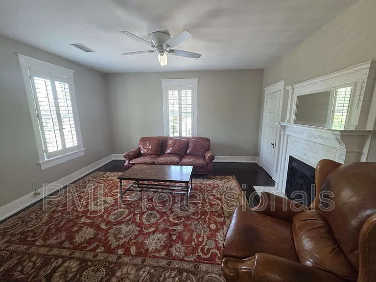 401 E Main St — Photo 18
