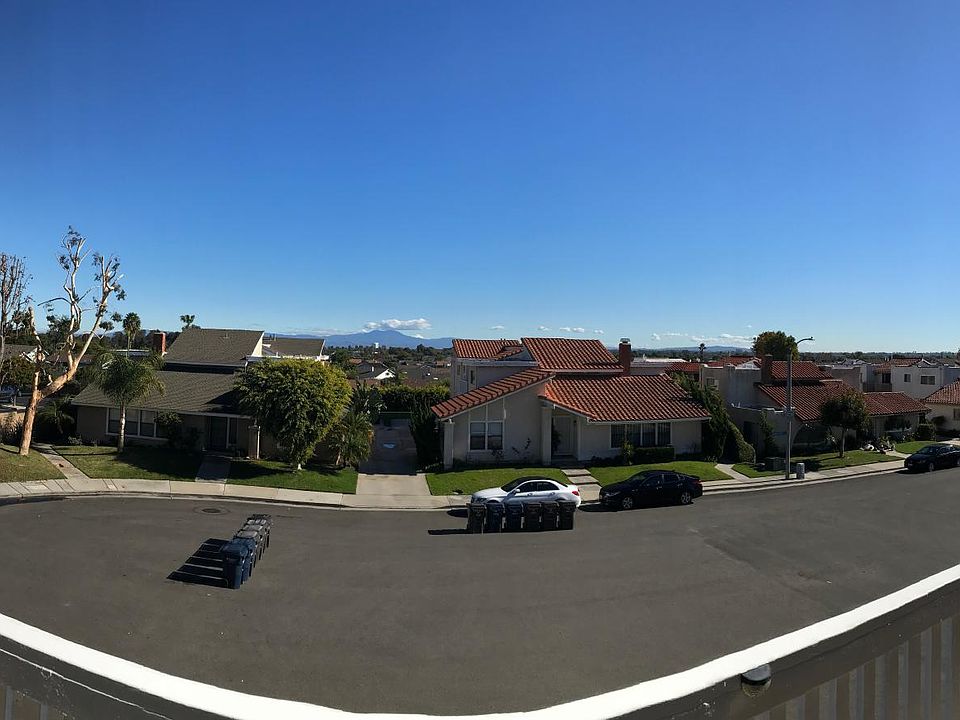 Wrap around View over the city to the mountains