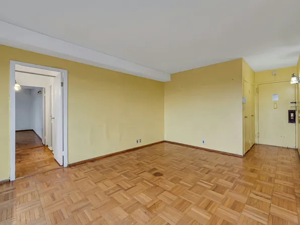 1 Fordham Hill Oval image 5 of 43