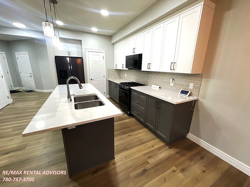 Edmonton Apartment for rent - 3 Bedrooms — photo 4