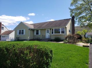 19 Putnam Rd, Fishkill, NY 12524