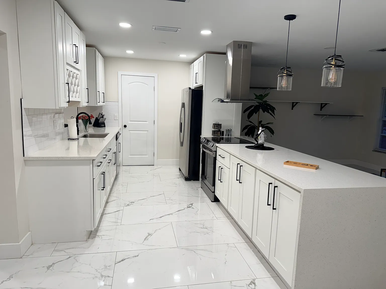 4 bed, 2000 sqft, $4,200 — Photo 3