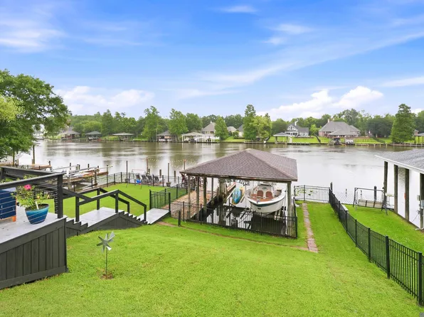 12132 River Highlands Dr, Saint Amant, LA 70774