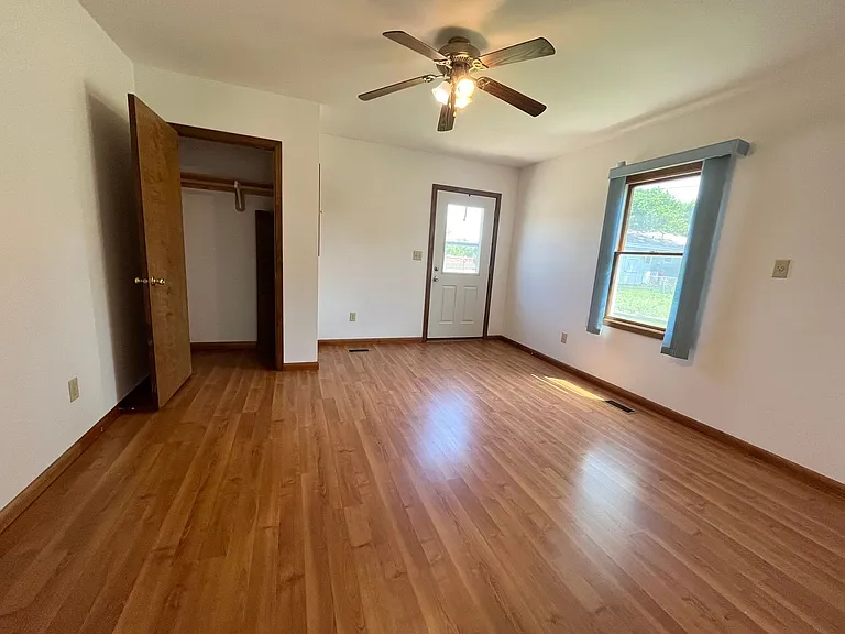 5009 E Linden Ln — Photo 17