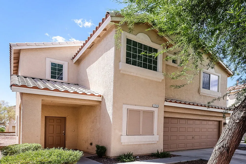 3 bed, 2.5 bath, 1866 sqft, $2,385 — Photo 4