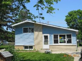 904 E Krage Dr, Addison, IL 60101