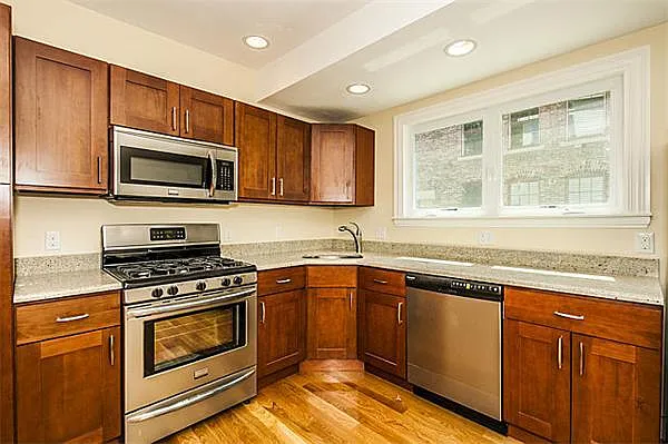 18 Cottage Park Ave #1 — Photo 1