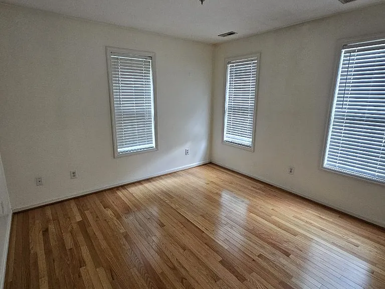2736 Beehnon Way — Photo 31