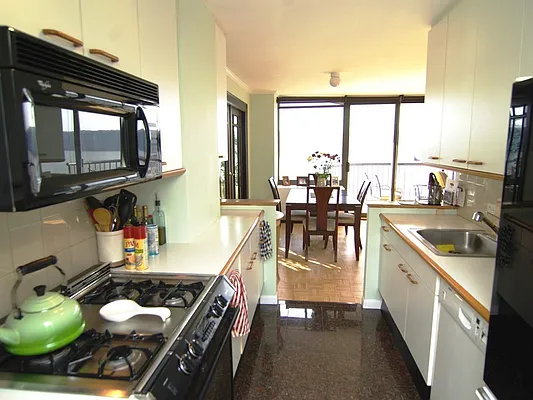 Sold by Sotheby's International Realty | media 4
