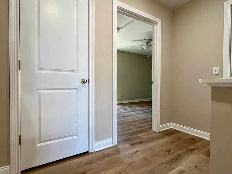 120 Robbins Dr — Photo 9