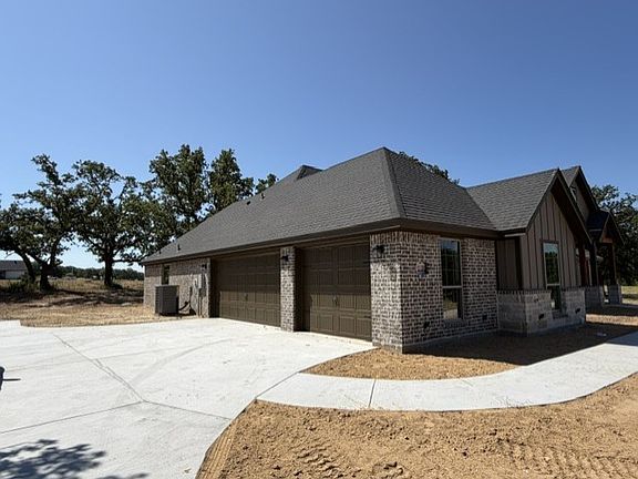 2nd image of 2032 Camden Ln