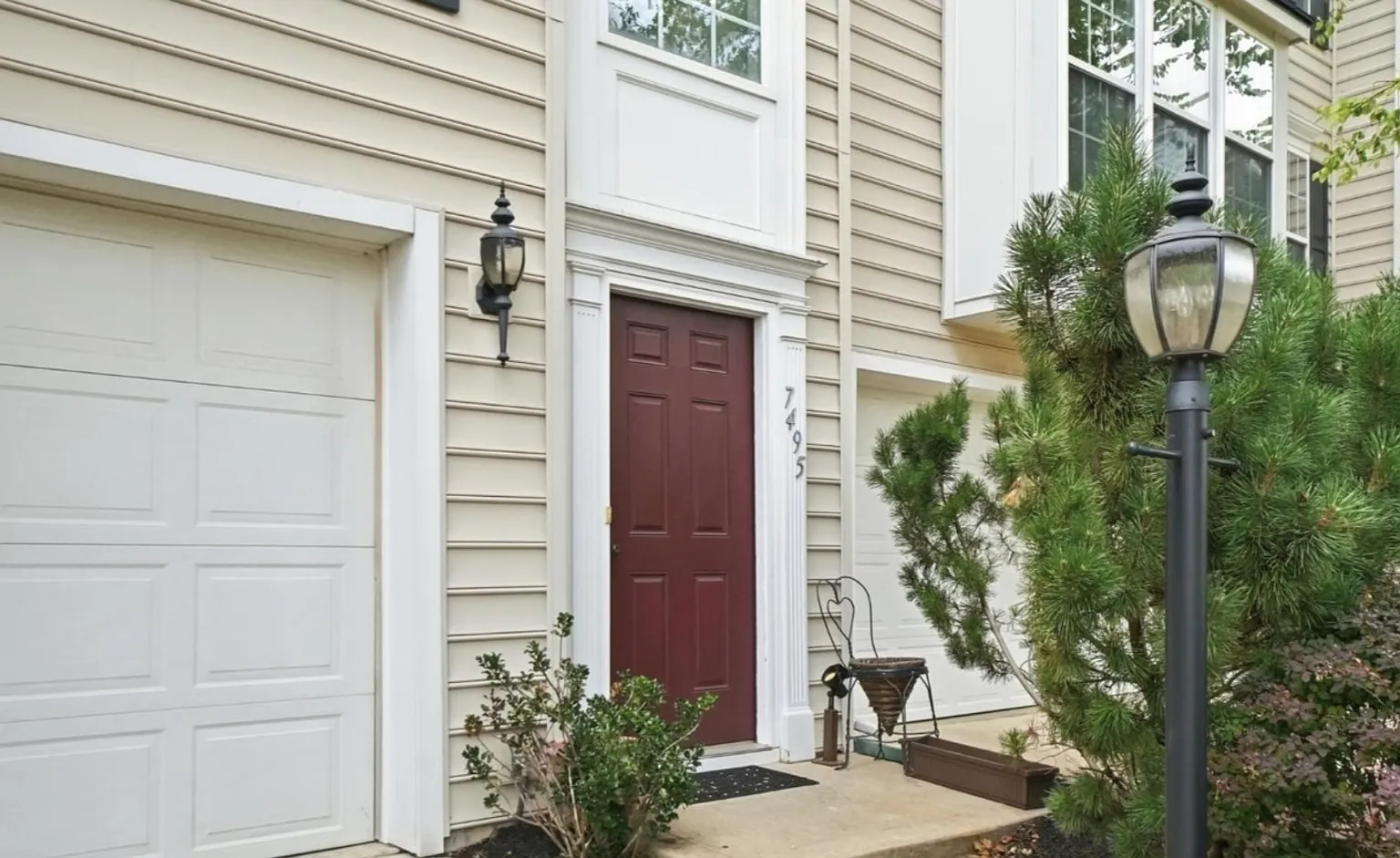 3 bed, 2.5 bath, 1924 sqft, $2,700 — Photo 3