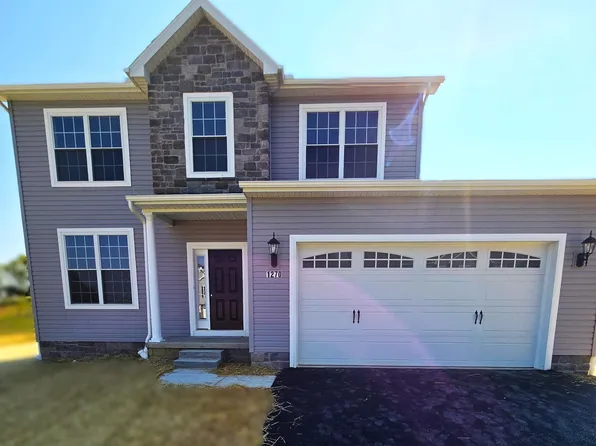 1270 Maple Ln #11, Hanover, PA 17331