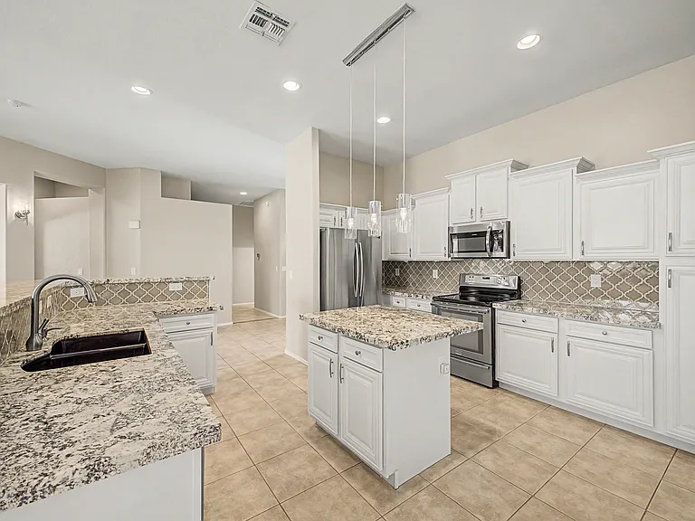 1292 W Longhorn Dr — Photo 5