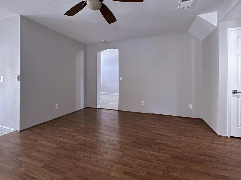 10785 Penara St — Photo 7