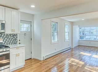 2 Lee Ct, Merrick, NY 11566