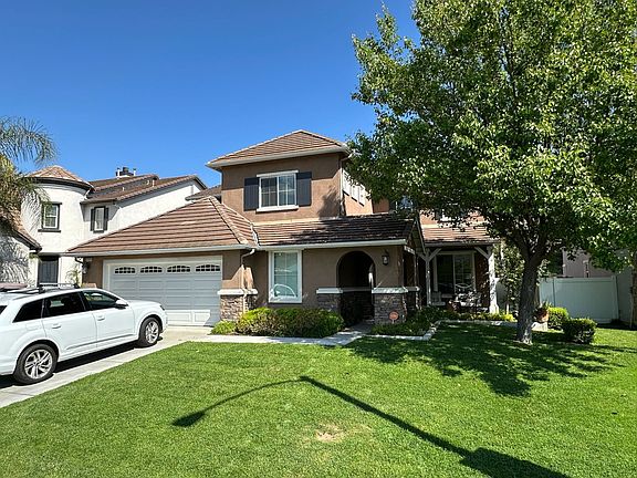 3rd image of 27370 Carlton Oaks St