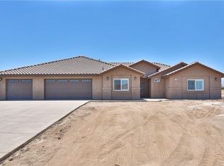 11237 Bolinas Rd, Oak Hills, CA 92344