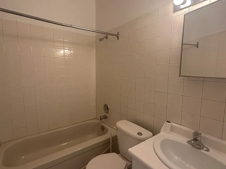 1504 Queen St W #2A — Photo 7