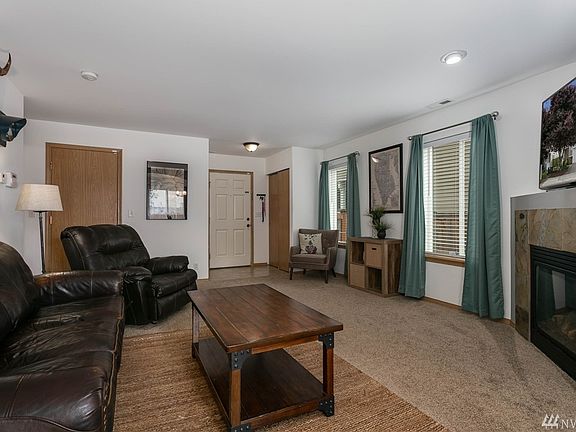 5th image of 17904 18th Avenue Ct E